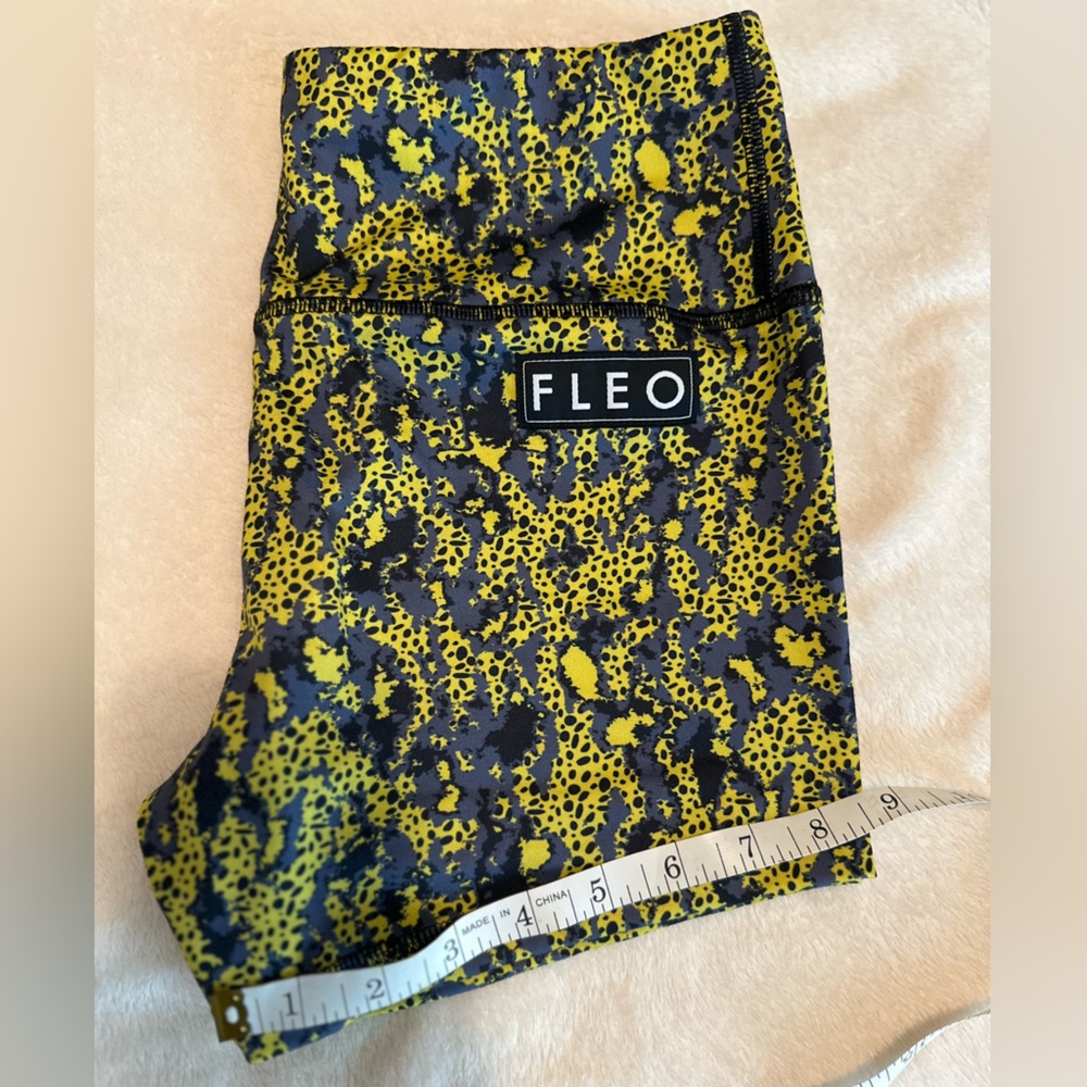 FLEO Shorts